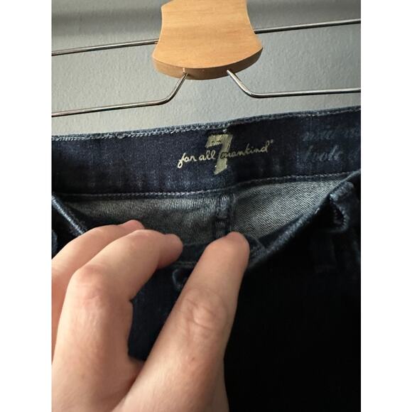 7 For All Mankind Mid Rise Bootcut Jeans | Size 29 - Picture 3 of 8